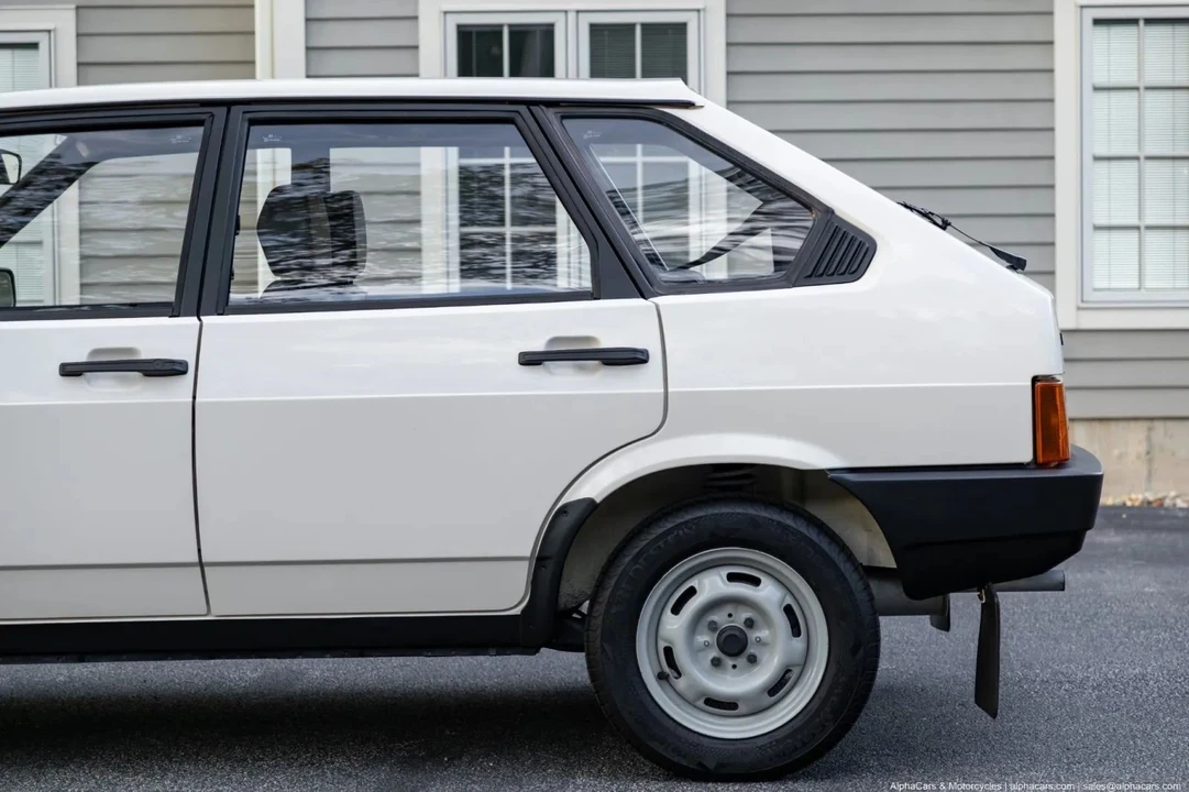 1989 Lada - Image 14 of 31