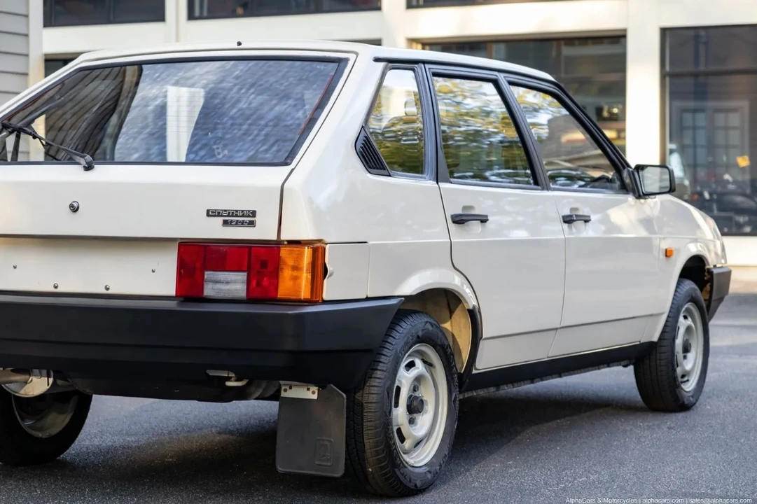 1989 Lada - Image 17 of 31