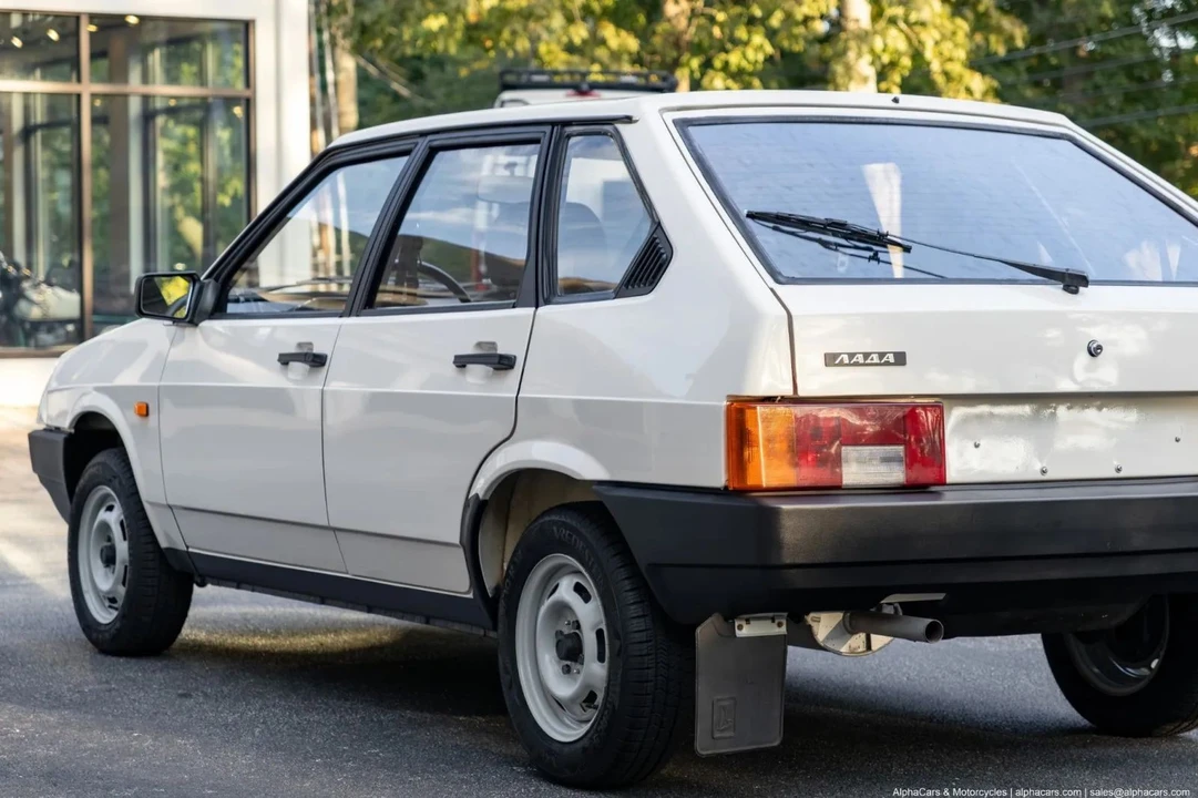 1989 Lada - Image 15 of 31