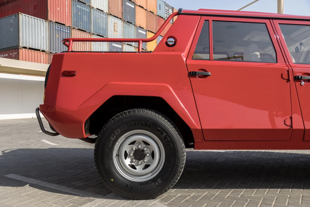 1989 Lamborghini LM002 - Image 24 of 31