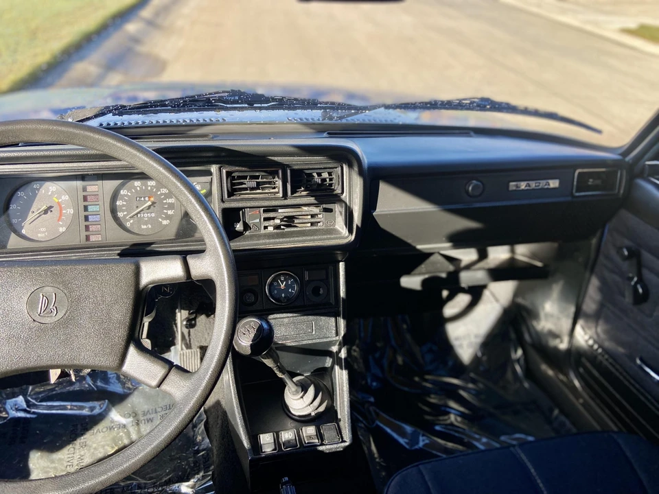 1989 Lada - Image 23 of 31