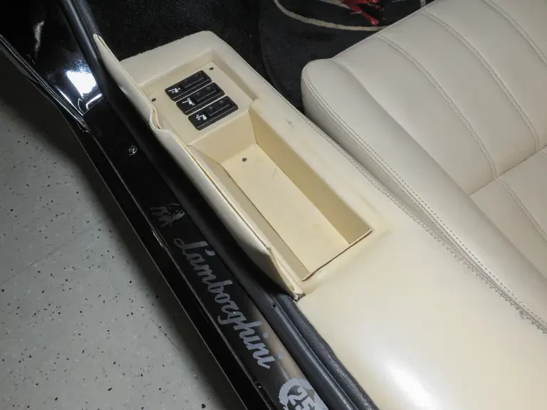 1989 Lamborghini Countach 25th Anniversary Edition - Image 23 of 31