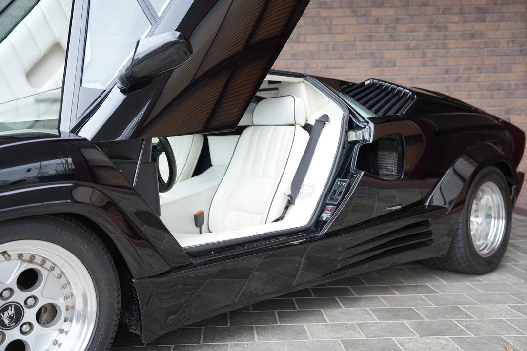 1989 Lamborghini Countach 25th Anniversary Edition - Image 24 of 31