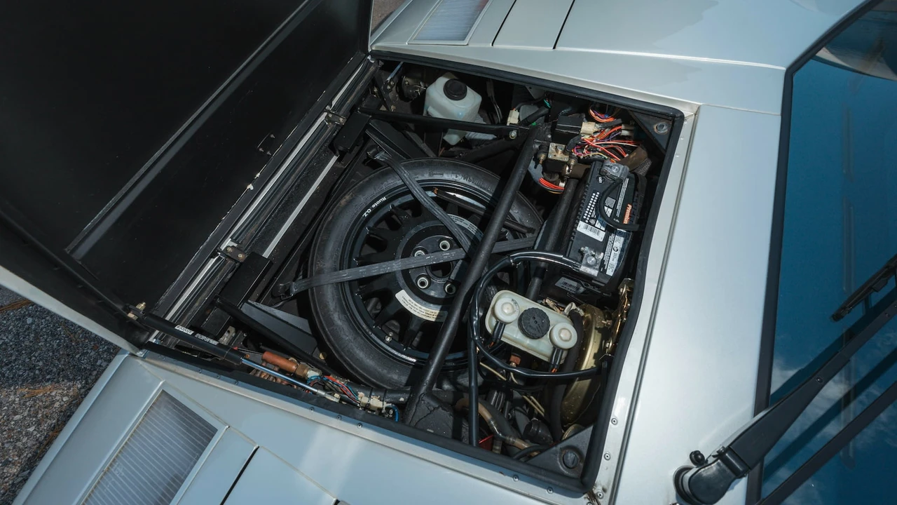 1989 Lamborghini Countach 25th Anniversary Edition - Image 28 of 31