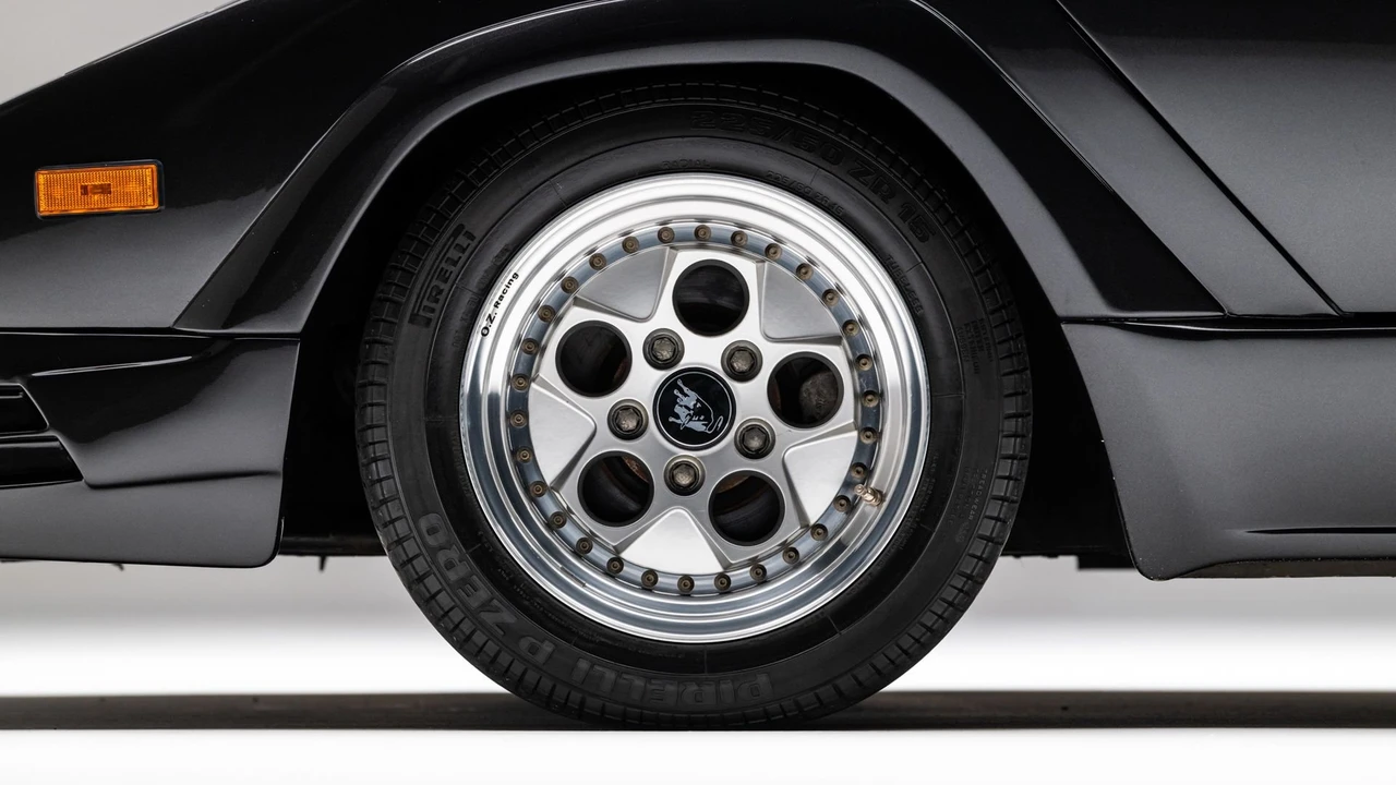 1989 Lamborghini Countach 25th Anniversary Edition - Image 29 of 31