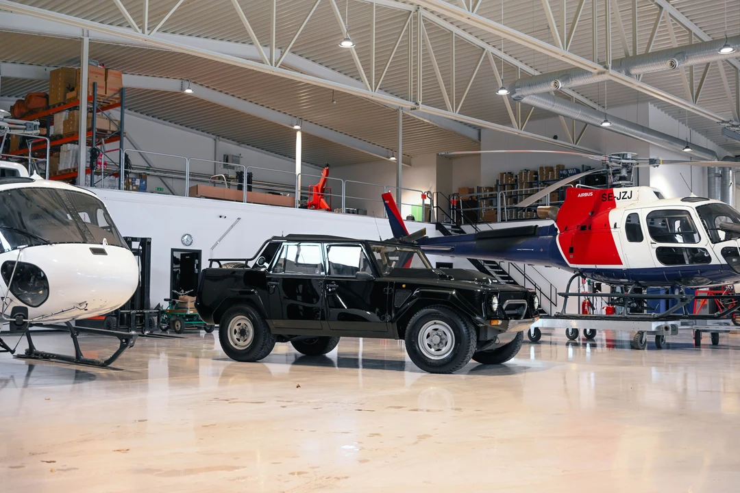 1989 Lamborghini LM002 - Image 21 of 31