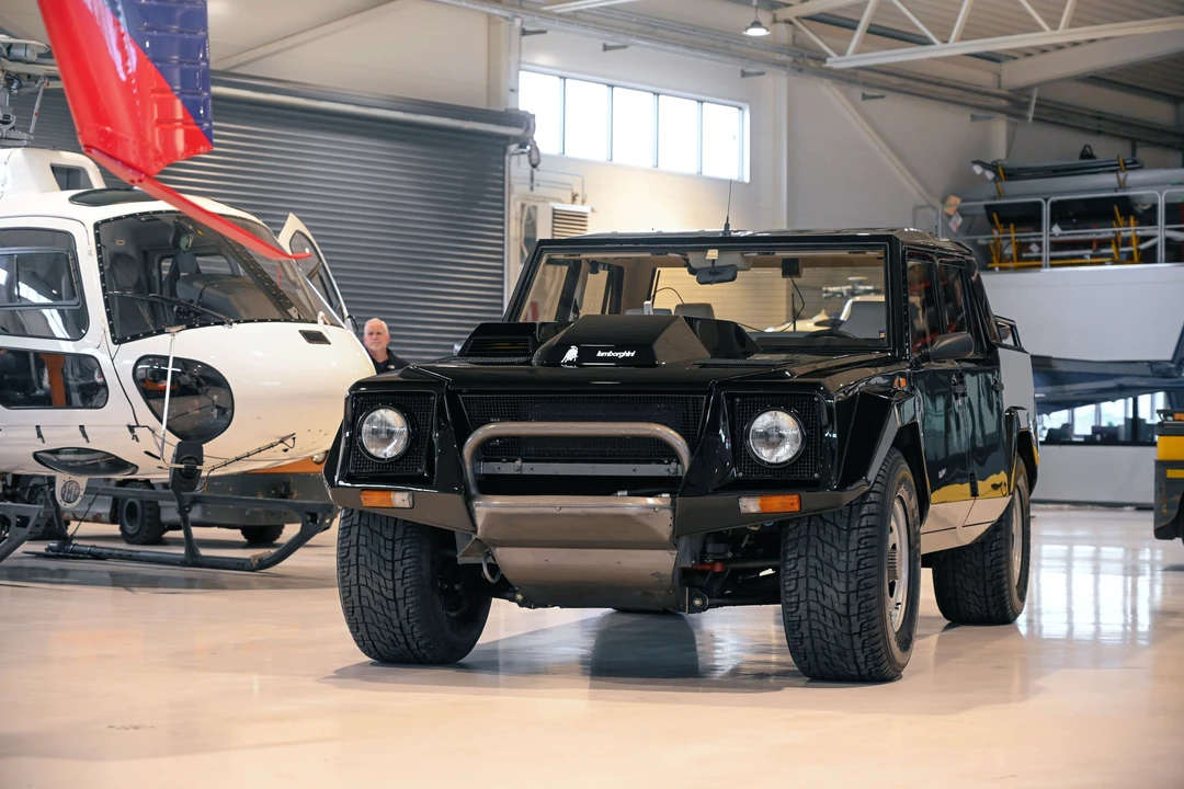 1989 Lamborghini LM002 - Image 17 of 31