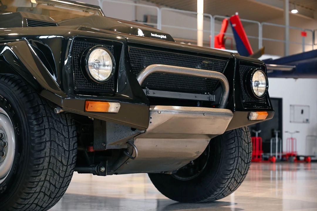 1989 Lamborghini LM002 - Image 23 of 31