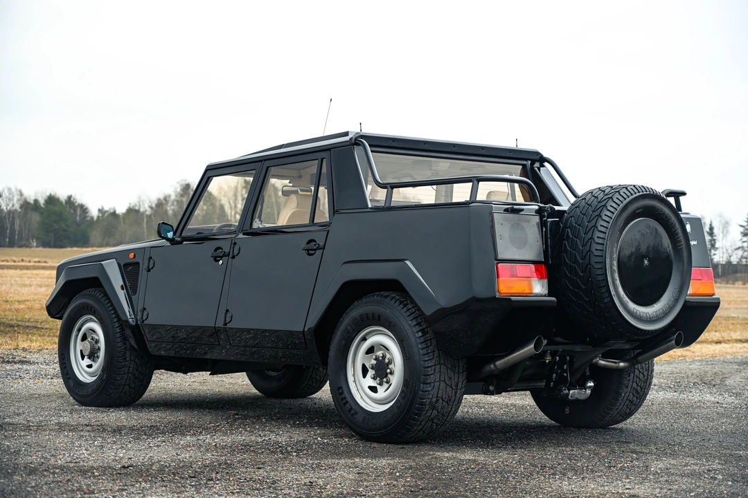 1989 Lamborghini LM002 - Image 3 of 31