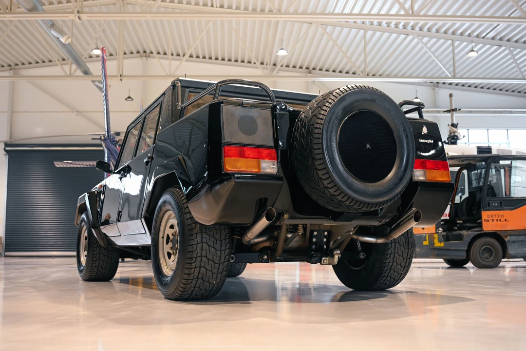 1989 Lamborghini LM002 - Image 14 of 31