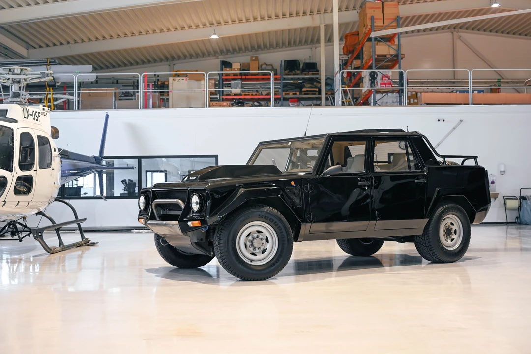1989 Lamborghini LM002 - Image 10 of 31