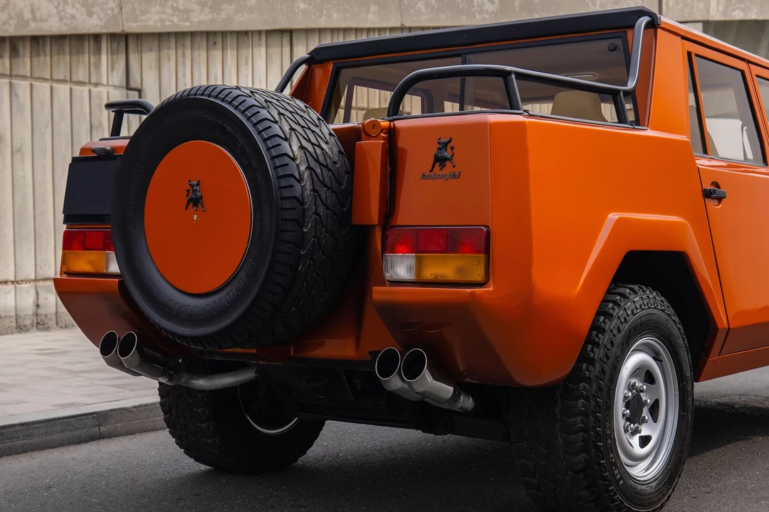 1989 Lamborghini LM002 - Image 17 of 31