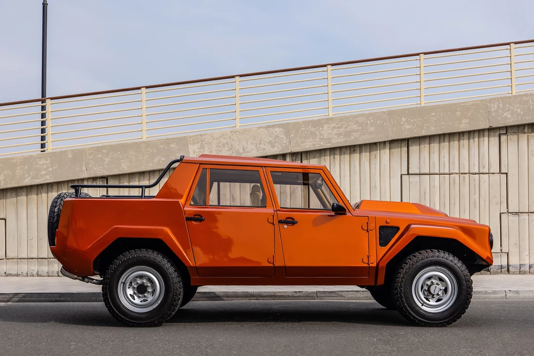 1989 Lamborghini LM002 - Image 9 of 31