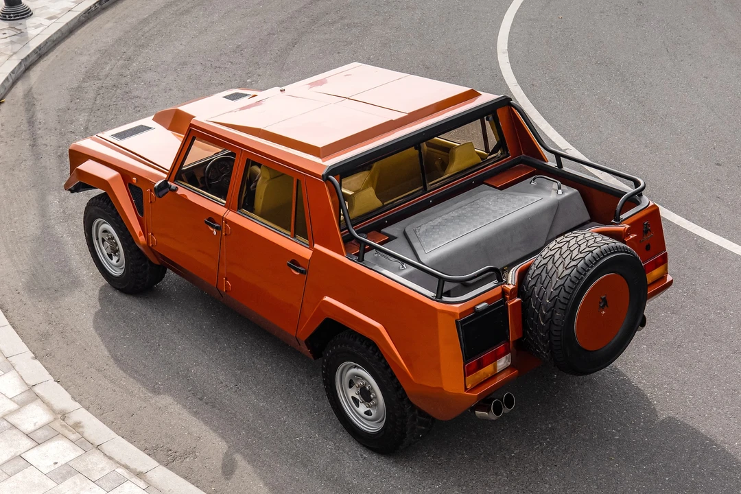 1989 Lamborghini LM002 - Image 14 of 31