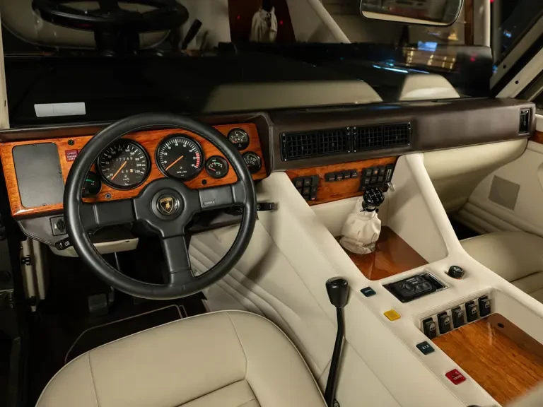 1989 Lamborghini LM002 - Image 5 of 31