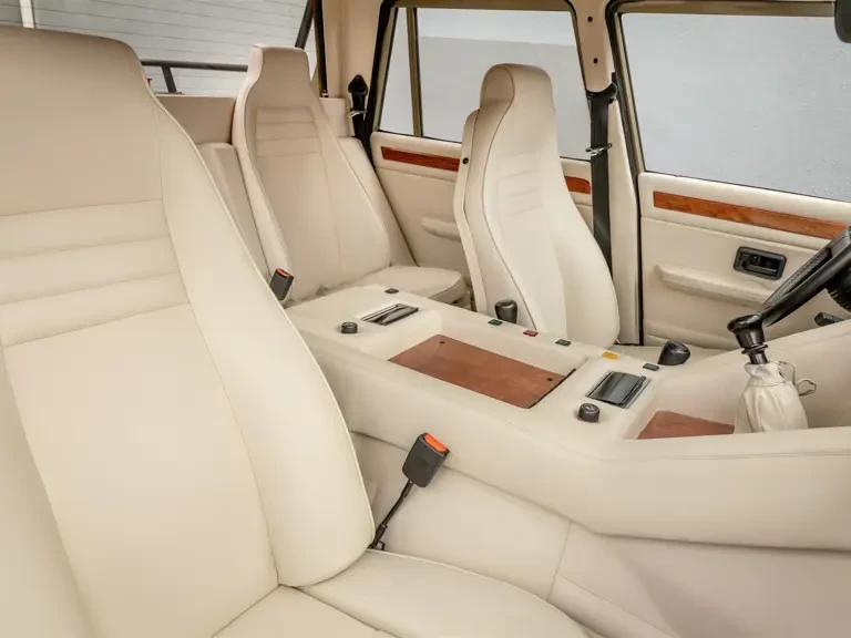 1989 Lamborghini LM002 - Image 26 of 31