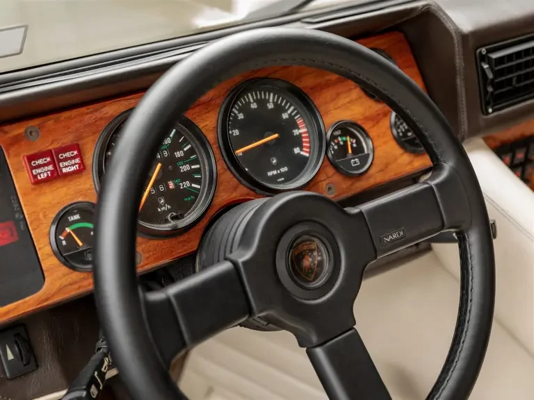 1989 Lamborghini LM002 - Image 13 of 31