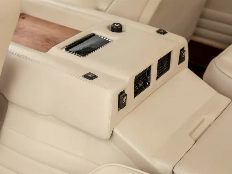 1989 Lamborghini LM002 - Image 23 of 31