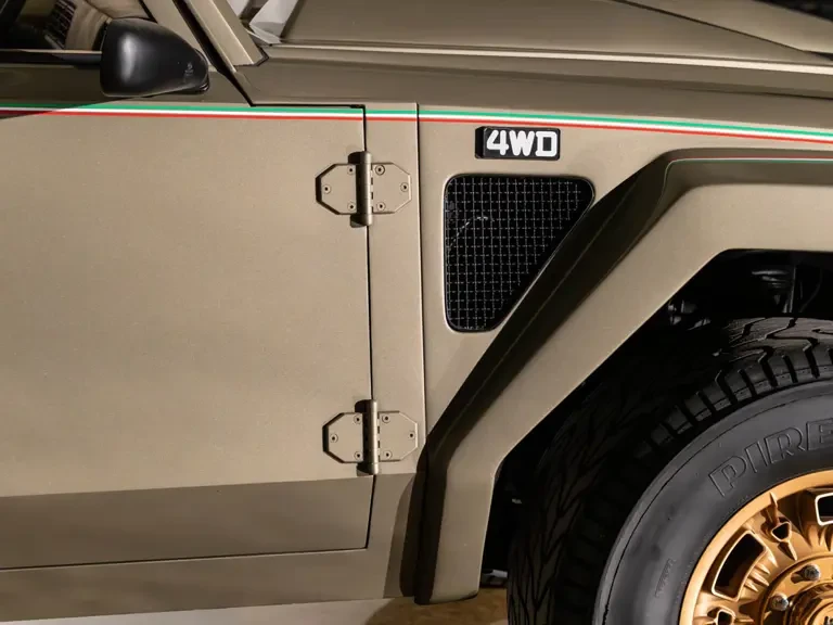 1989 Lamborghini LM002 - Image 28 of 31