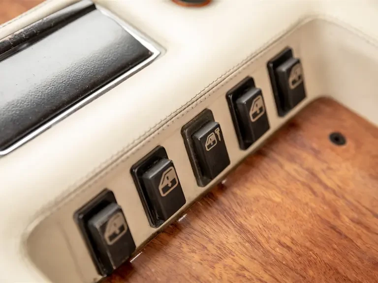 1989 Lamborghini LM002 - Image 20 of 31