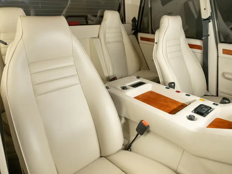 1989 Lamborghini LM002 - Image 14 of 31