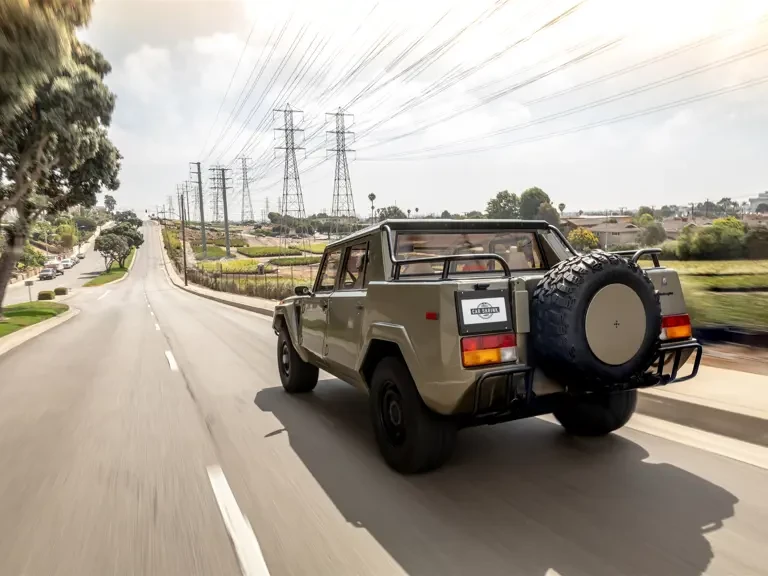 1989 Lamborghini LM002 - Image 11 of 31