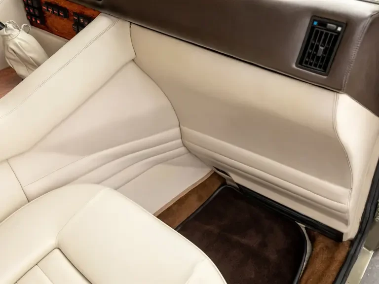 1989 Lamborghini LM002 - Image 29 of 31