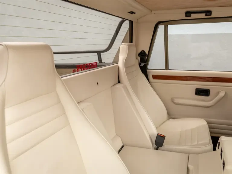 1989 Lamborghini LM002 - Image 27 of 31