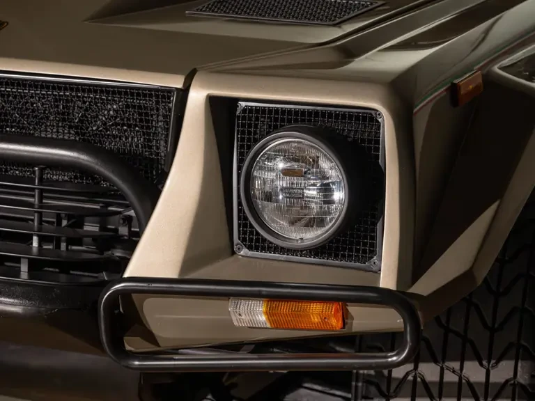 1989 Lamborghini LM002 - Image 30 of 31