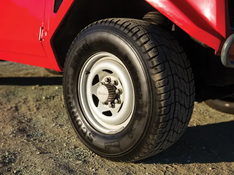 1989 Lamborghini LM002 - Image 7 of 17