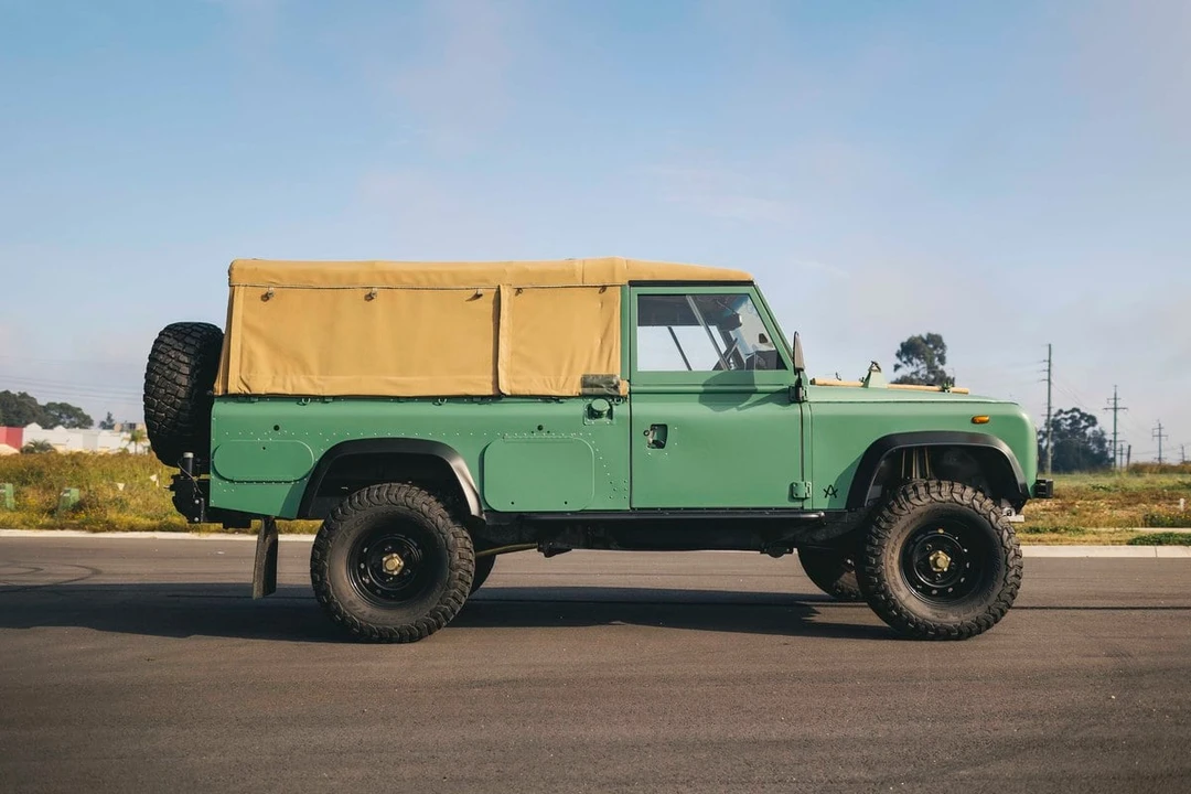 1989 Land Rover Defender 110 - Image 8 of 30