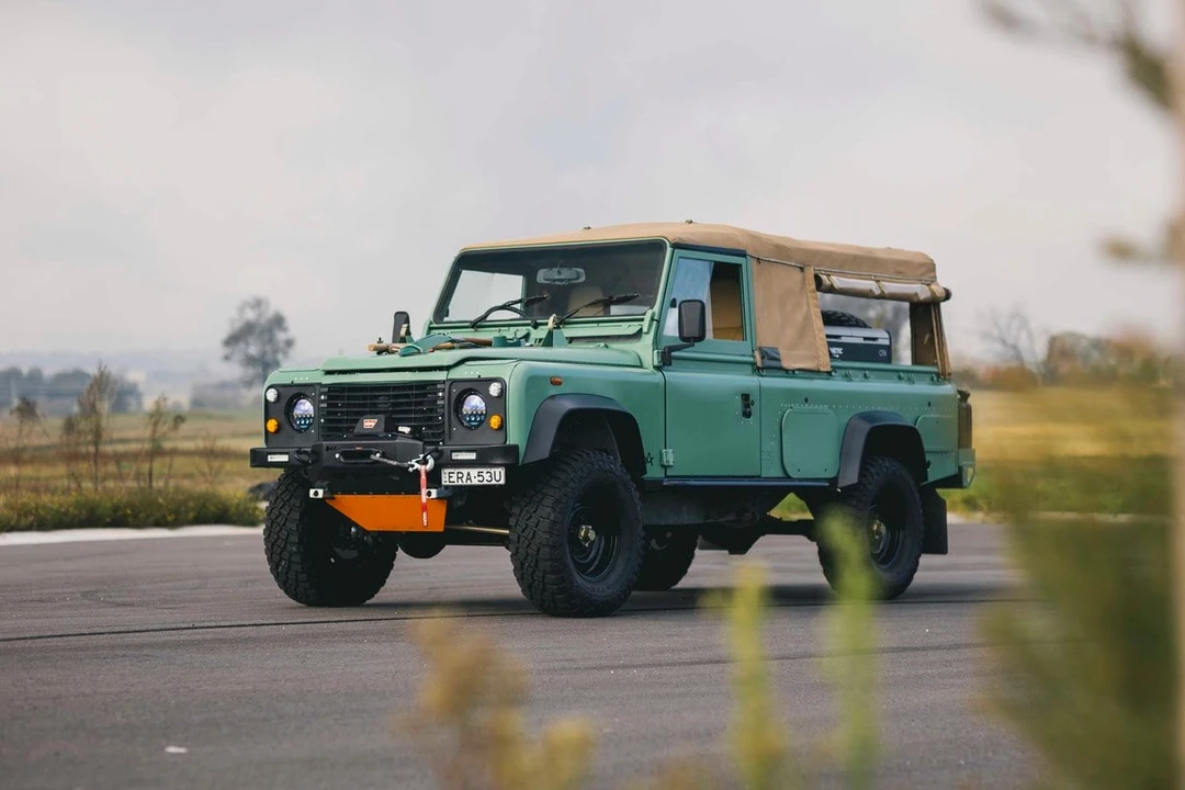 1989 Land Rover Defender 110 - Image 15 of 30