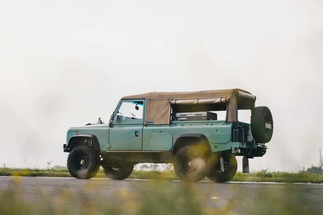1989 Land Rover Defender 110 - Image 18 of 30