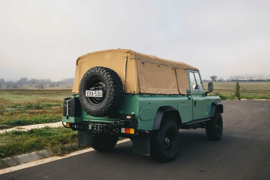 1989 Land Rover Defender 110 - Image 4 of 30