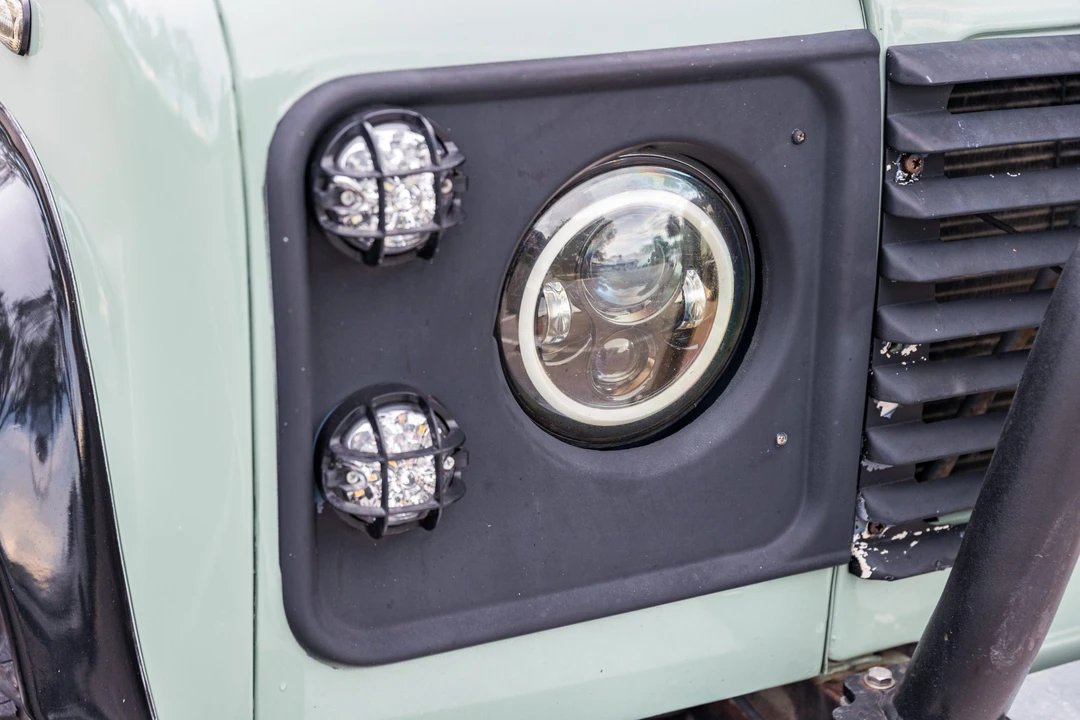 1989 Land Rover Defender 110 - Image 17 of 31