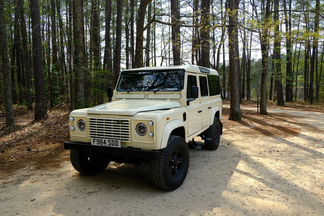 1989 Land Rover Defender 110 - Image 2 of 31