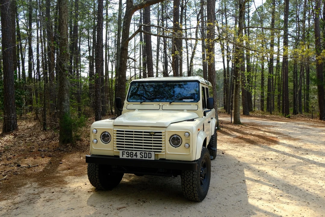1989 Land Rover Defender 110 - Image 4 of 31