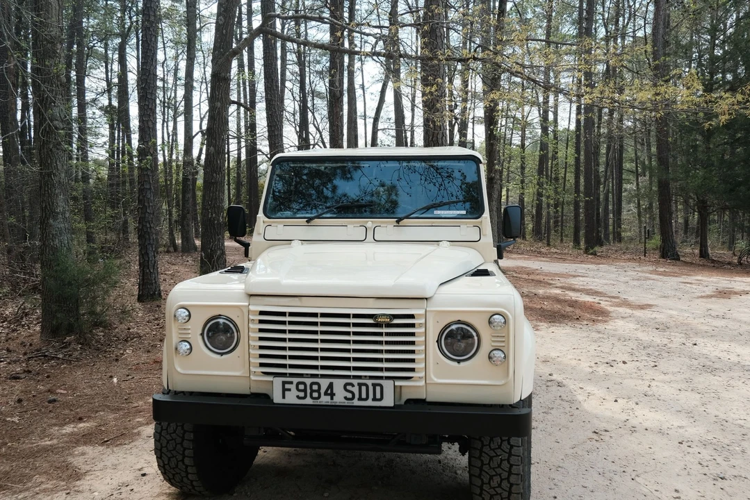 1989 Land Rover Defender 110 - Image 6 of 31