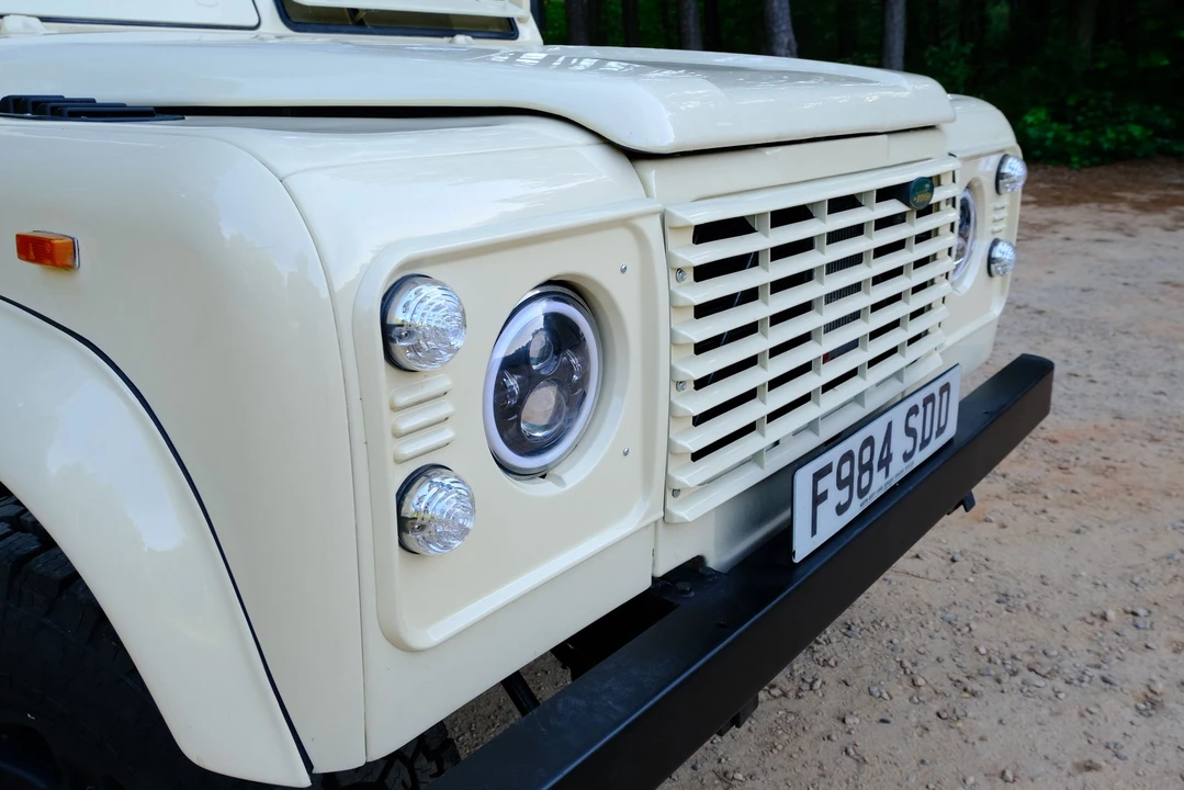 1989 Land Rover Defender 110 - Image 16 of 31