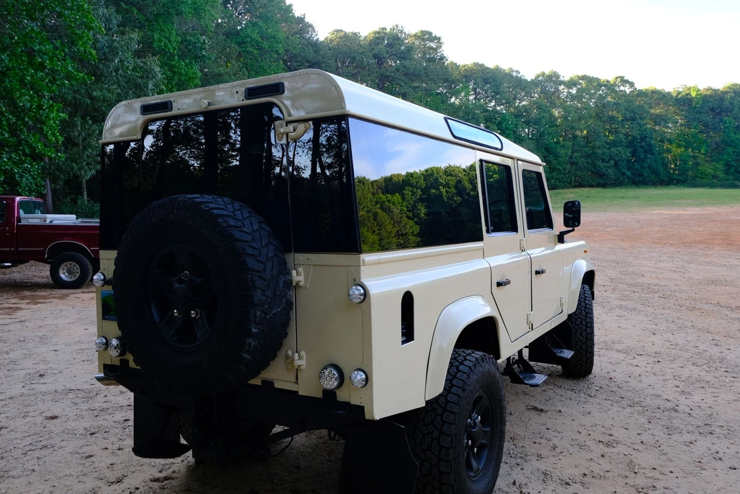 1989 Land Rover Defender 110 - Image 11 of 31