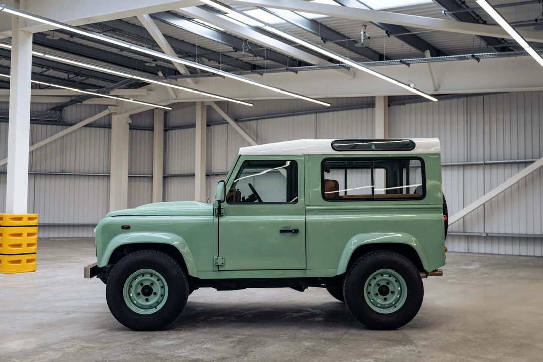 1992 Land Rover Defender 90 - Image 8 of 31