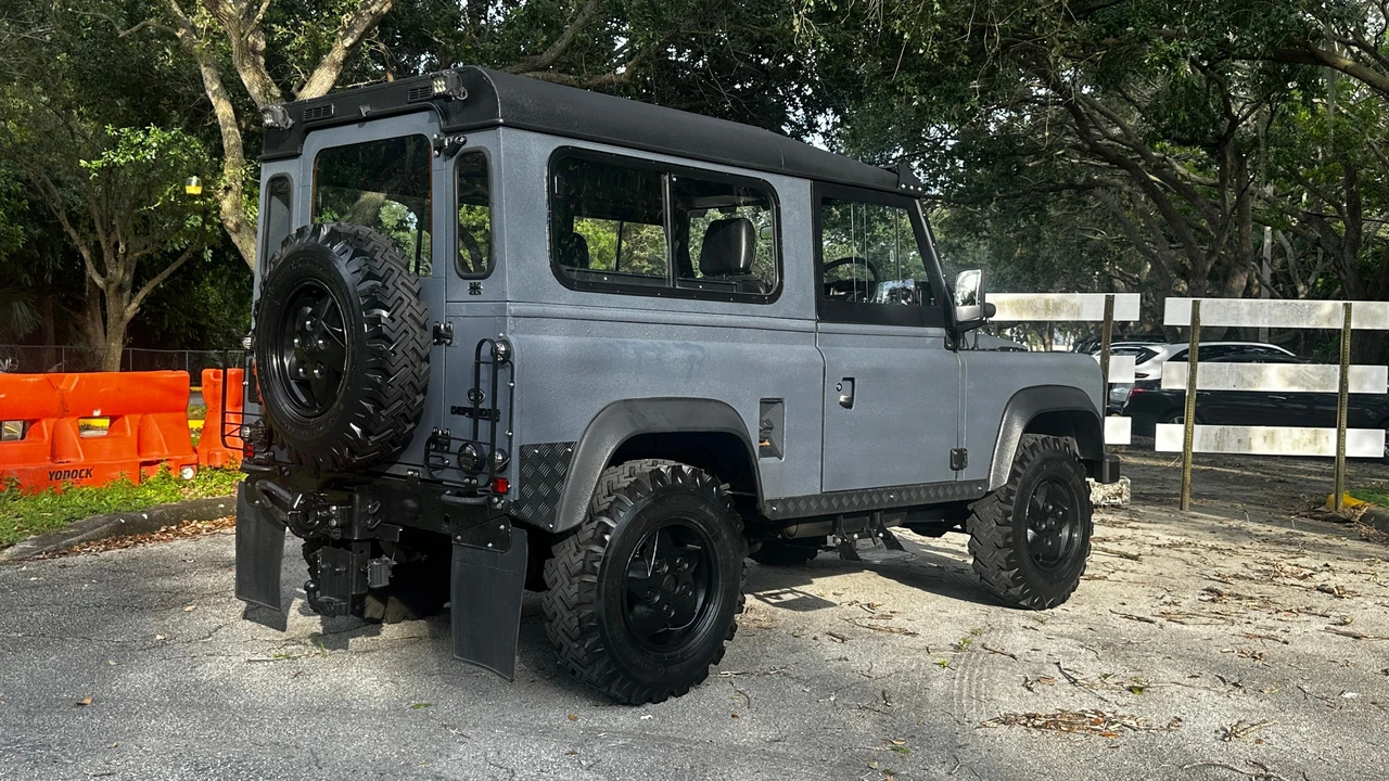 1989 Land Rover Defender 90 - Image 16 of 31