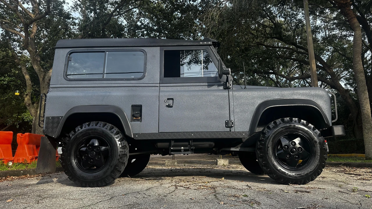 1989 Land Rover Defender 90 - Image 19 of 31