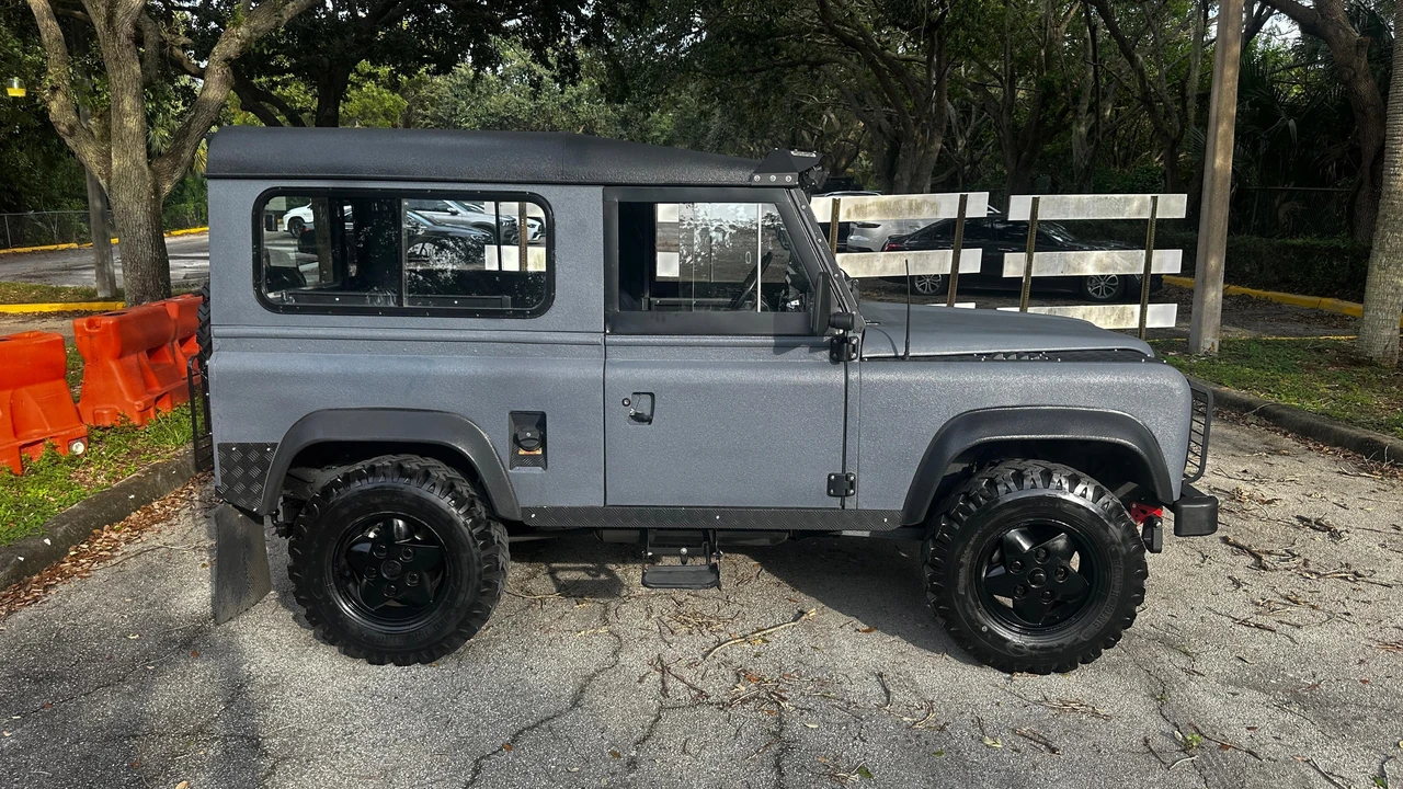 1989 Land Rover Defender 90 - Image 17 of 31