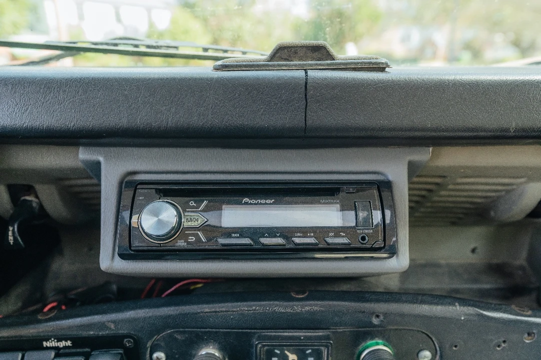 1989 Land Rover Defender 90 - Image 10 of 21