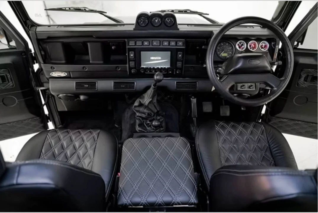 1989 Land Rover Defender 110 - Image 8 of 24