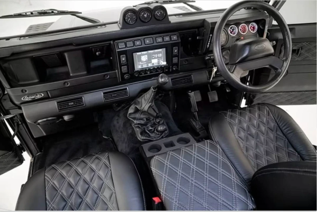 1989 Land Rover Defender 110 - Image 9 of 24
