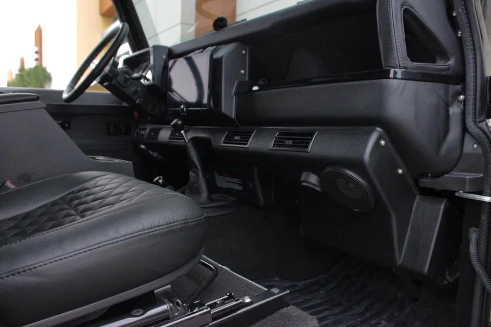 1989 Land Rover Defender 110 - Image 16 of 20