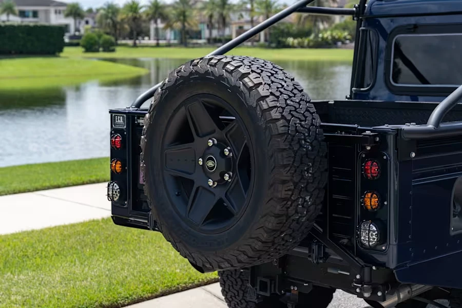 1989 Land Rover Defender 130 - Image 12 of 31