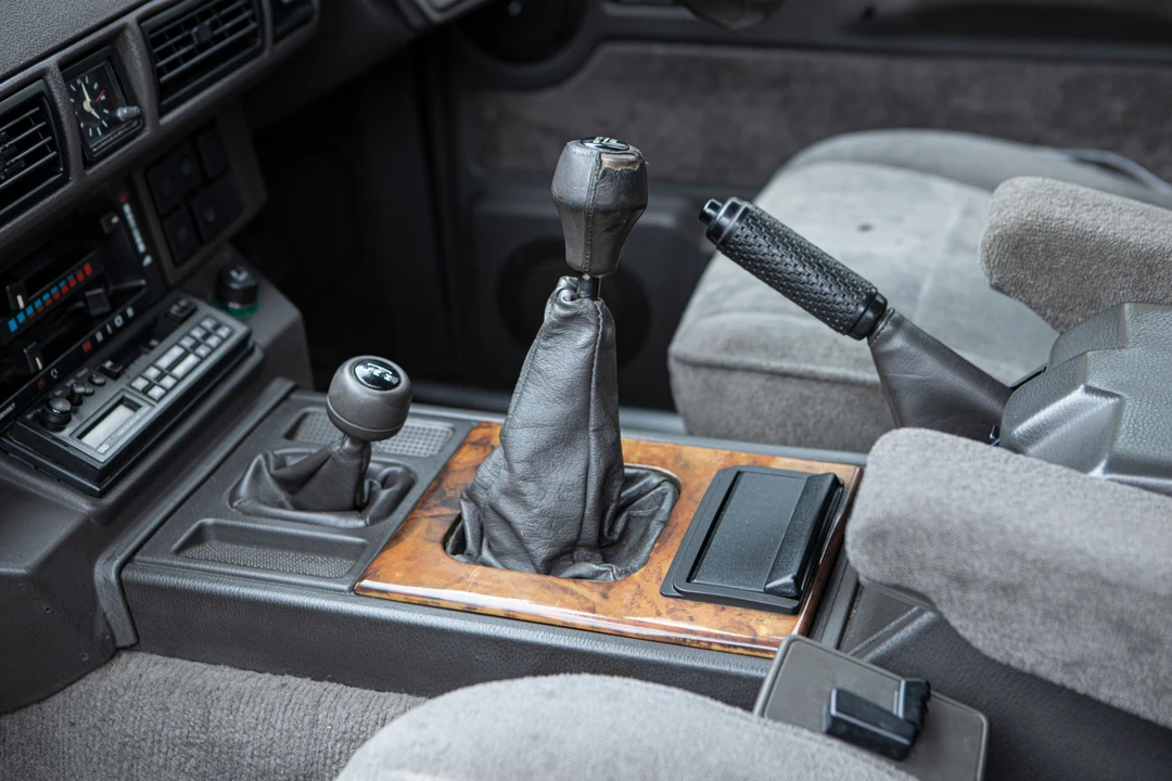 1989 Land Rover Range Rover Classic - Image 9 of 10